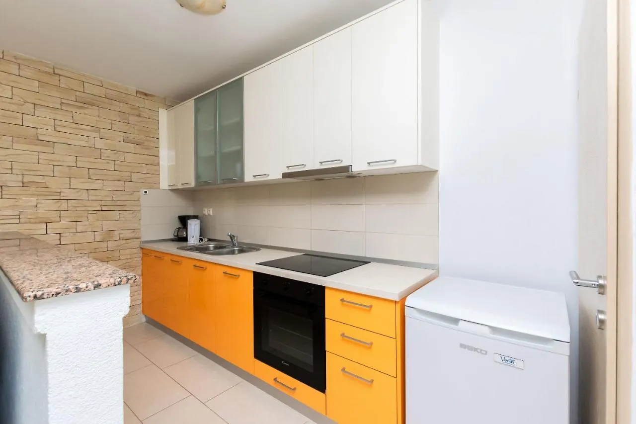 Apartments Mario Lopar