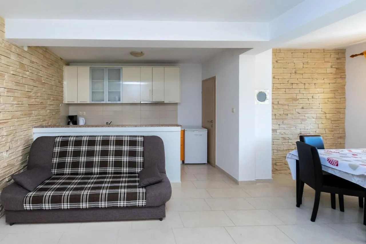 Apartments Mario Lopar Croatia