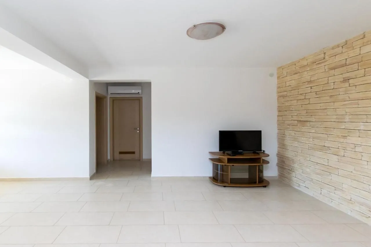Apartments Mario Lopar