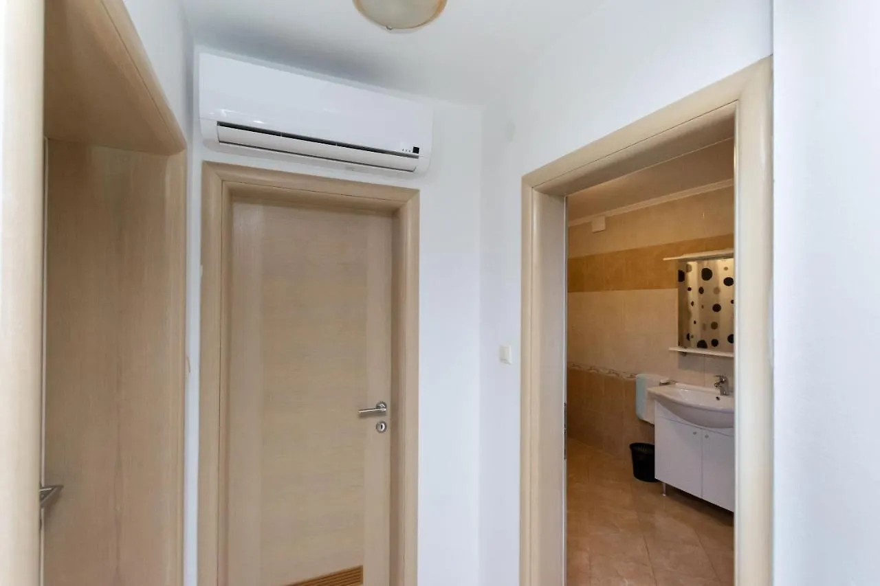 Apartments Mario Lopar