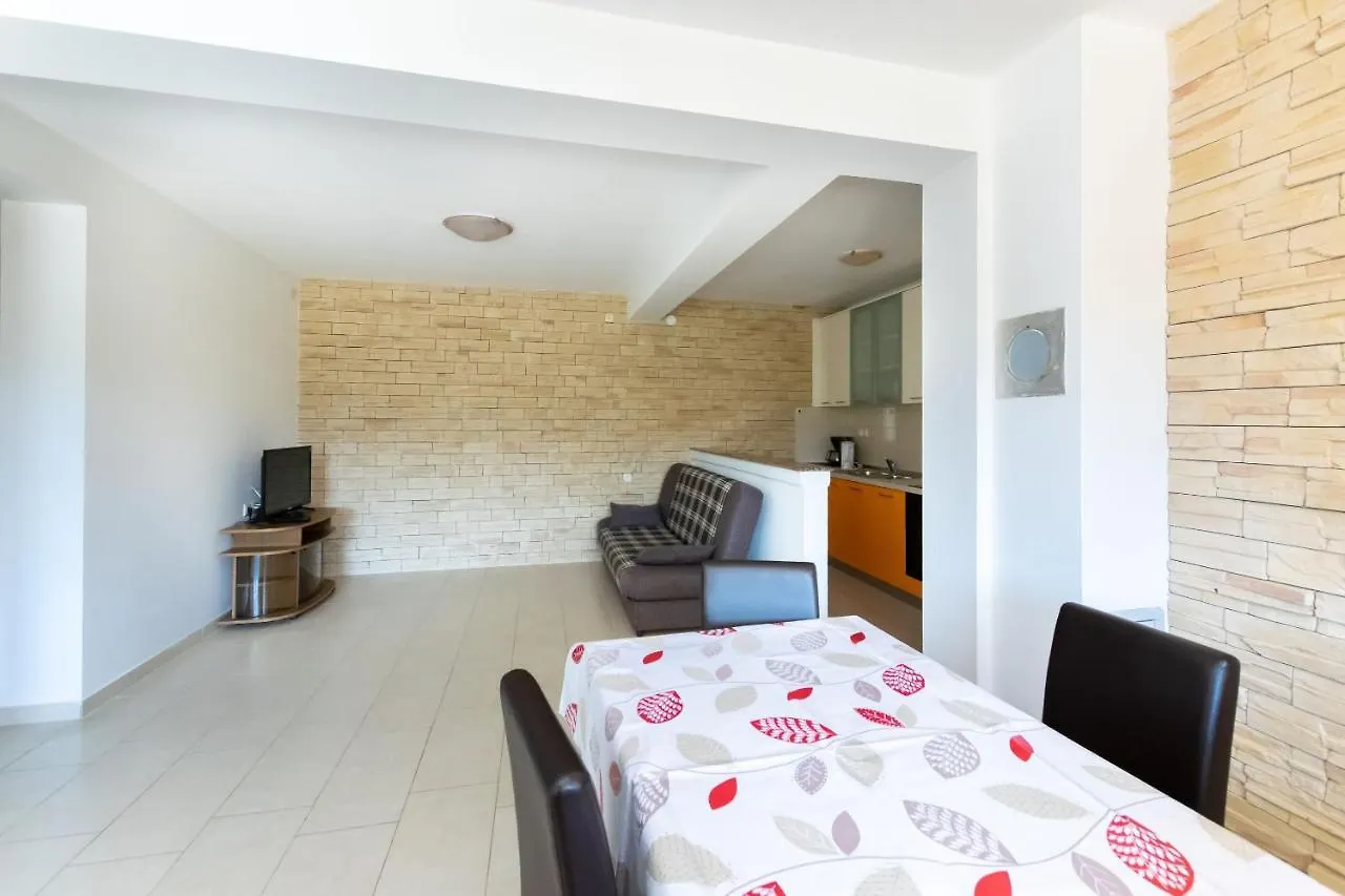 Apartments Mario Lopar Croatia