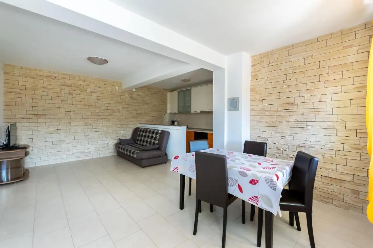 Apartments Mario Lopar