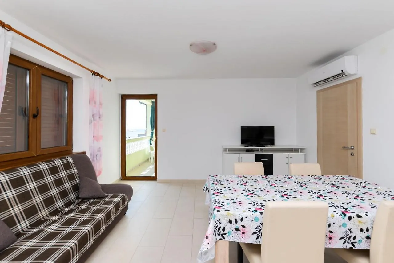 Apartments Mario Lopar