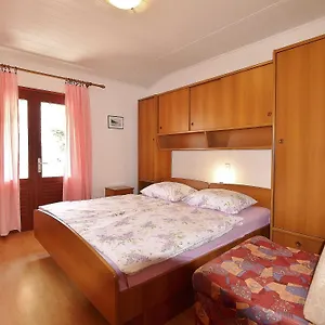 Apartment Danijela, Lopar